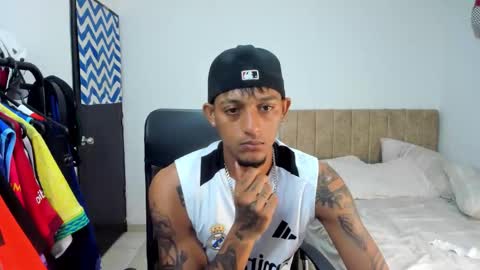 slim_master12 online show from December 15, 2025, 9:52 pm