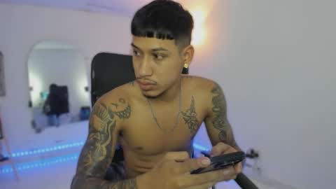 slim_master12 online show from December 17, 2025, 9:32 pm