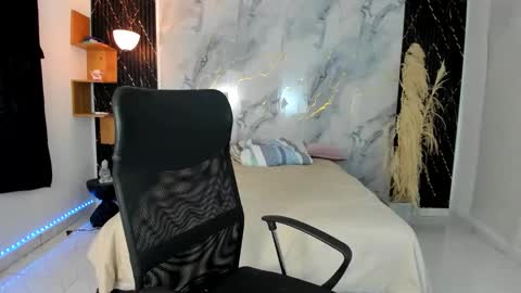 slim_master12 online show from April 21, 2026, 9:50 pm