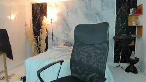 slim_master12 online show from July 22, 2026, 11:51 pm