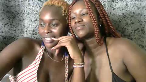 Snapshot of slimandthick1 chatting on October 21, 2025, 12:28 pm slimandthick1 online show from October 21, 2025, 12:28 pm