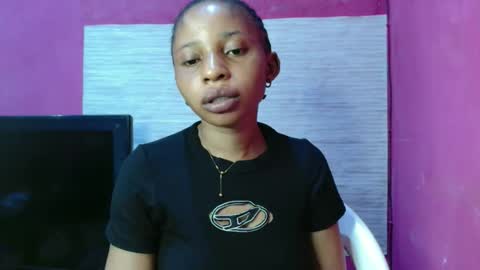 slimass31 online show from May 18, 2026, 7:31 pm