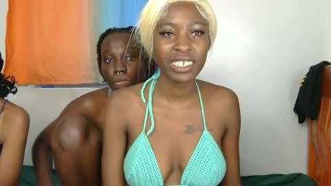 Snapshot of slimdoll2 chatting on June 19, 2026, 1:04 pm slimdoll2 online show from June 19, 2026, 1:04 pm