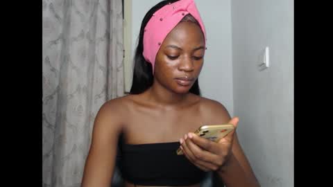 Slimfit girl online show from December 4, 2025, 6:12 am