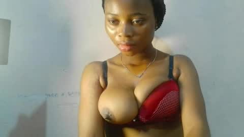 Snapshot of slimslutty_joicee chatting on August 1, 2026, 10:03 am Slimslutty joicee online show from August 1, 2026, 10:03 am