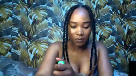 slimy_baiby online show from October 7, 2025, 8:39 pm