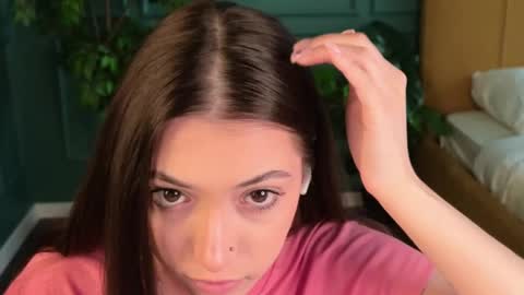 Emilia online show from April 24, 2026, 12:18 pm