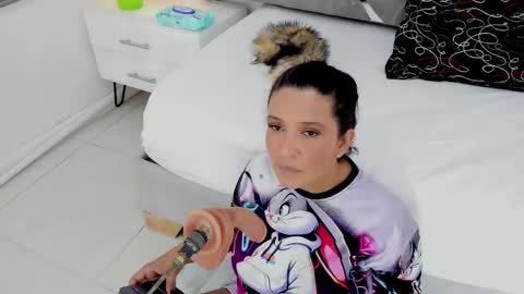 slut_milf_ online show from May 6, 2026, 7:19 pm