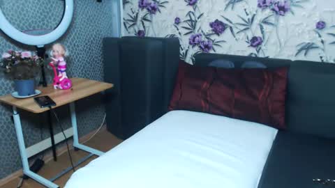 slutihmami online show from April 10, 2026, 6:01 pm