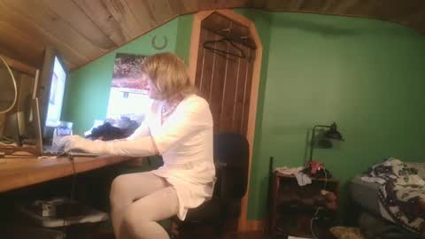 slutjennifertransxx online show from October 7, 2025, 2:20 am