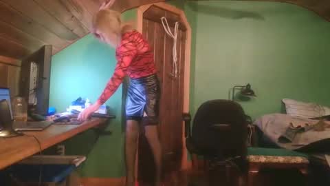 slutjennifertransxx online show from October 31, 2025, 2:56 am