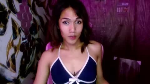 Snapshot of slutqueen_raz chatting on May 3, 2026, 5:41 pm Raz online show from May 3, 2026, 5:41 pm