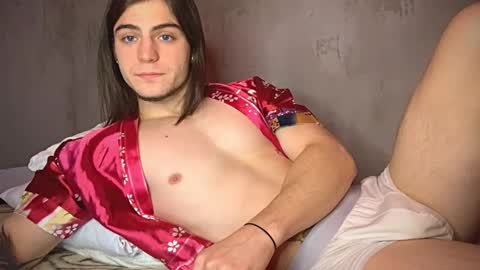 Snapshot of sly_gus chatting on December 6, 2024, 11:00 am Gus online show from December 6, 2024, 11:00 am