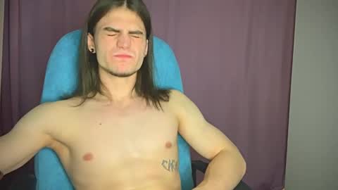 Snapshot of sly_gus chatting on January 12, 2025, 8:14 pm Gus online show from January 12, 2025, 8:14 pm