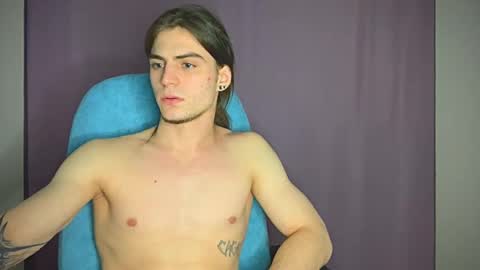 Snapshot of sly_gus chatting on January 14, 2025, 4:40 pm Gus online show from January 14, 2025, 4:40 pm