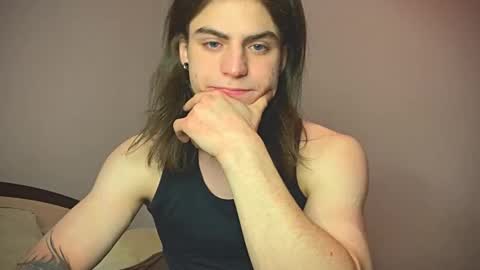 Snapshot of sly_gus chatting on February 3, 2025, 5:35 pm Gus online show from February 3, 2025, 5:35 pm