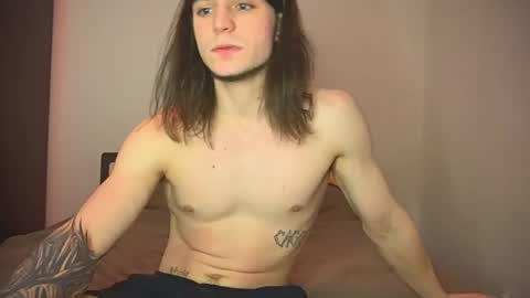 Snapshot of sly_gus chatting on February 17, 2025, 6:15 pm Gus online show from February 17, 2025, 6:15 pm