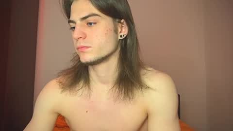 Snapshot of sly_gus chatting on February 18, 2025, 5:53 pm Gus online show from February 18, 2025, 5:53 pm