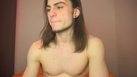 Snapshot of sly_gus chatting on February 19, 2025, 3:27 pm Gus online show from February 19, 2025, 3:27 pm