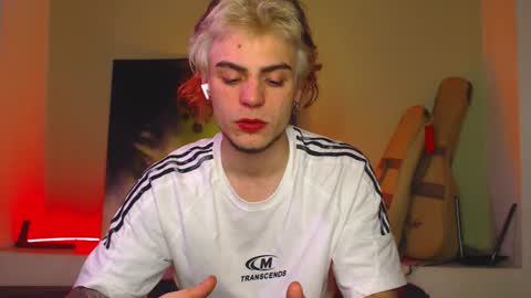 Snapshot of sly_gus chatting on September 11, 2025, 10:48 am Gus online show from September 11, 2025, 10:48 am