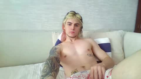 Snapshot of sly_gus chatting on September 30, 2025, 5:34 am Gus online show from September 30, 2025, 5:34 am