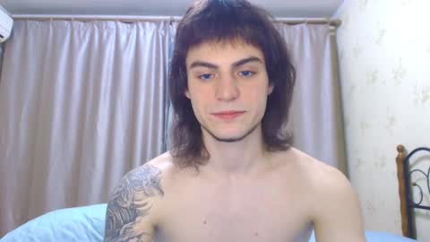 Snapshot of sly_gus chatting on October 9, 2025, 5:44 pm Gus online show from October 9, 2025, 5:44 pm