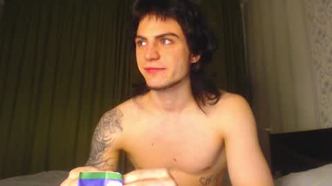 Snapshot of sly_gus chatting on October 27, 2025, 5:39 pm Gus online show from October 27, 2025, 5:39 pm