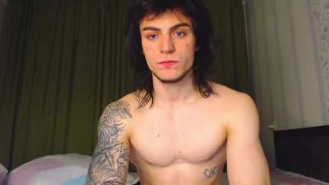 Snapshot of sly_gus chatting on November 24, 2025, 4:07 pm Gus online show from November 24, 2025, 4:07 pm