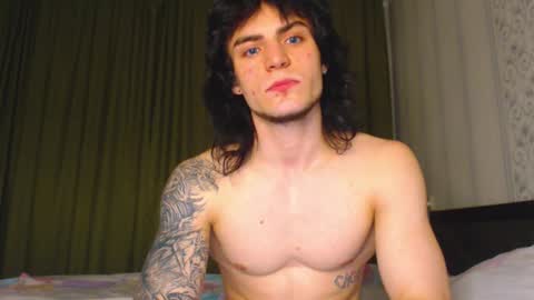 Snapshot of sly_gus chatting on November 26, 2025, 7:48 pm Gus online show from November 26, 2025, 7:48 pm