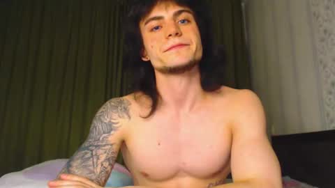 Snapshot of sly_gus chatting on December 3, 2025, 3:54 pm Gus online show from December 3, 2025, 3:54 pm