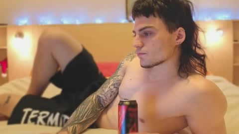 Snapshot of sly_gus chatting on January 13, 2026, 5:18 pm Gus online show from January 13, 2026, 5:18 pm