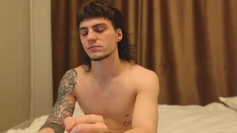 Snapshot of sly_gus chatting on February 3, 2026, 6:57 pm Gus online show from February 3, 2026, 6:57 pm