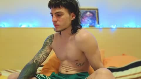 Snapshot of sly_gus chatting on February 12, 2026, 2:06 am Gus online show from February 12, 2026, 2:06 am