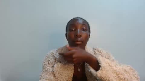 sly_rose online show from November 9, 2025, 4:27 pm