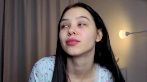 Lily online show from February 4, 2026, 1:28 pm