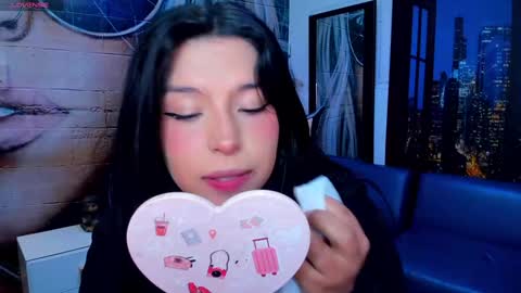 Snapshot of small__naughty chatting on January 22, 2025, 2:14 pm Mariana Torres online show from January 22, 2025, 2:14 pm