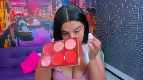 Snapshot of small__naughty chatting on February 18, 2026, 1:51 pm Mariana Torres online show from February 18, 2026, 1:51 pm