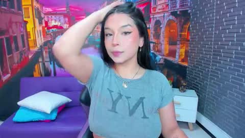 Snapshot of small__naughty chatting on March 5, 2026, 2:24 pm Mariana Torres online show from March 5, 2026, 2:24 pm