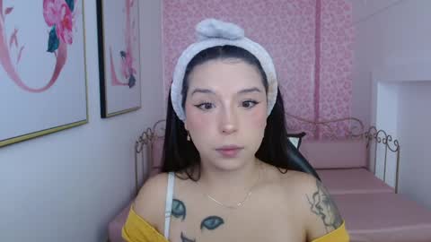 Mariana Torres online show from May 14, 2026, 1:29 pm