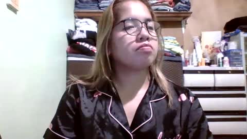 Lovewella online show from February 3, 2025, 8:46 pm