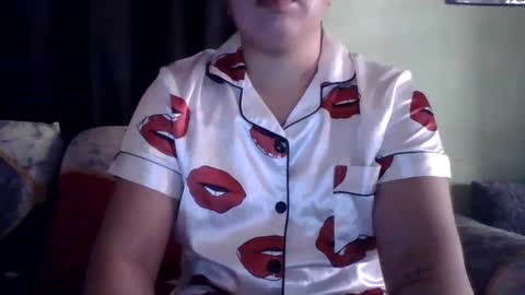 Lovewella online show from March 4, 2025, 10:38 pm