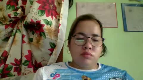 Lovewella online show from November 23, 2025, 1:49 am