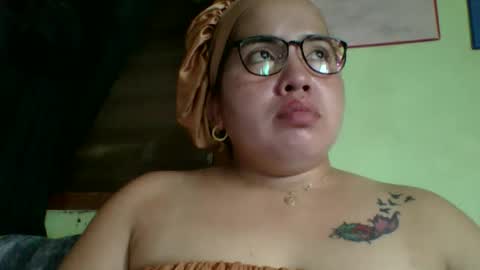 Snapshot of small_boobs59 chatting on April 29, 2026, 5:00 am Lovewella online show from April 29, 2026, 5:00 am