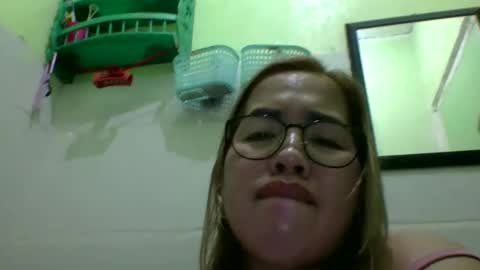 Snapshot of small_boobs59 chatting on April 29, 2026, 5:06 pm Lovewella online show from April 29, 2026, 5:06 pm