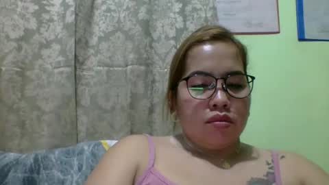 Snapshot of small_boobs59 chatting on May 8, 2026, 11:59 am Lovewella online show from May 8, 2026, 11:59 am