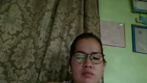 Snapshot of small_boobs59 chatting on May 10, 2026, 4:17 am Lovewella online show from May 10, 2026, 4:17 am