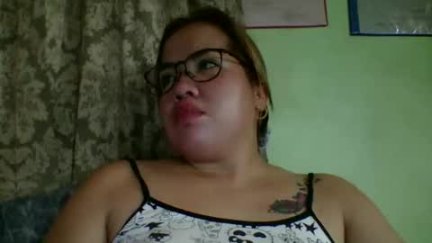 Snapshot of small_boobs59 chatting on May 13, 2026, 4:32 am Lovewella online show from May 13, 2026, 4:32 am