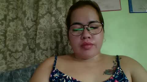 Snapshot of small_boobs59 chatting on May 15, 2026, 5:03 am Lovewella online show from May 15, 2026, 5:03 am