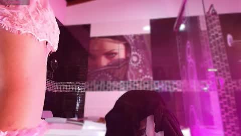 Small Hot19 online show from January 10, 2026, 11:23 am