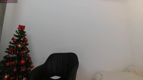 Snapshot of smalldoll7 chatting on January 8, 2025, 6:09 am Arianna online show from January 8, 2025, 6:09 am